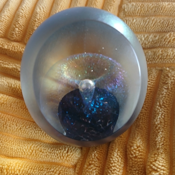 Vintage Robert Eickholt Art Glass Paperweight  1991 Signed - Picture 1 of 6